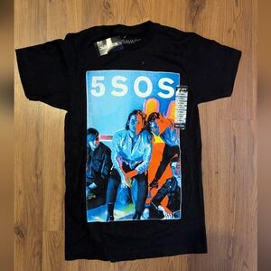 NWT 5 Seconds of Summer T-Shirt